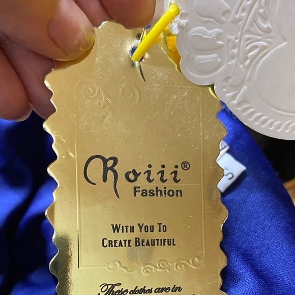 Roiii Blue Maxi with Front Twist and Pin Pleated Waist & Back - Picture 8 of 9